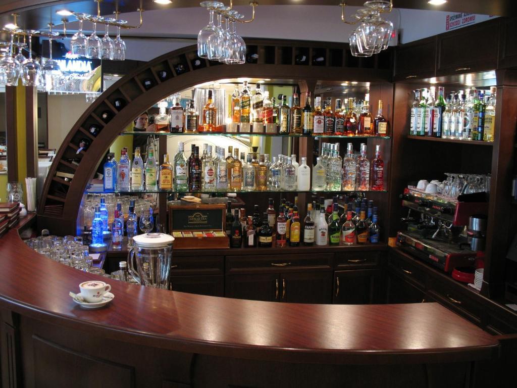Hotel San Remo Zgierz Esterno foto