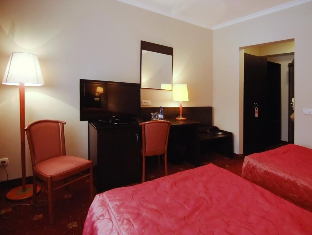 Hotel San Remo Zgierz Esterno foto