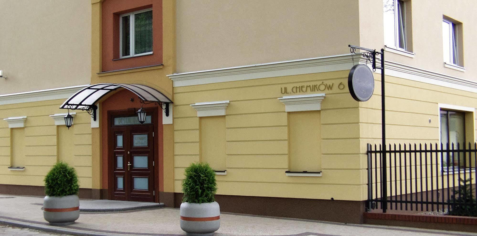 Hotel San Remo Zgierz Esterno foto